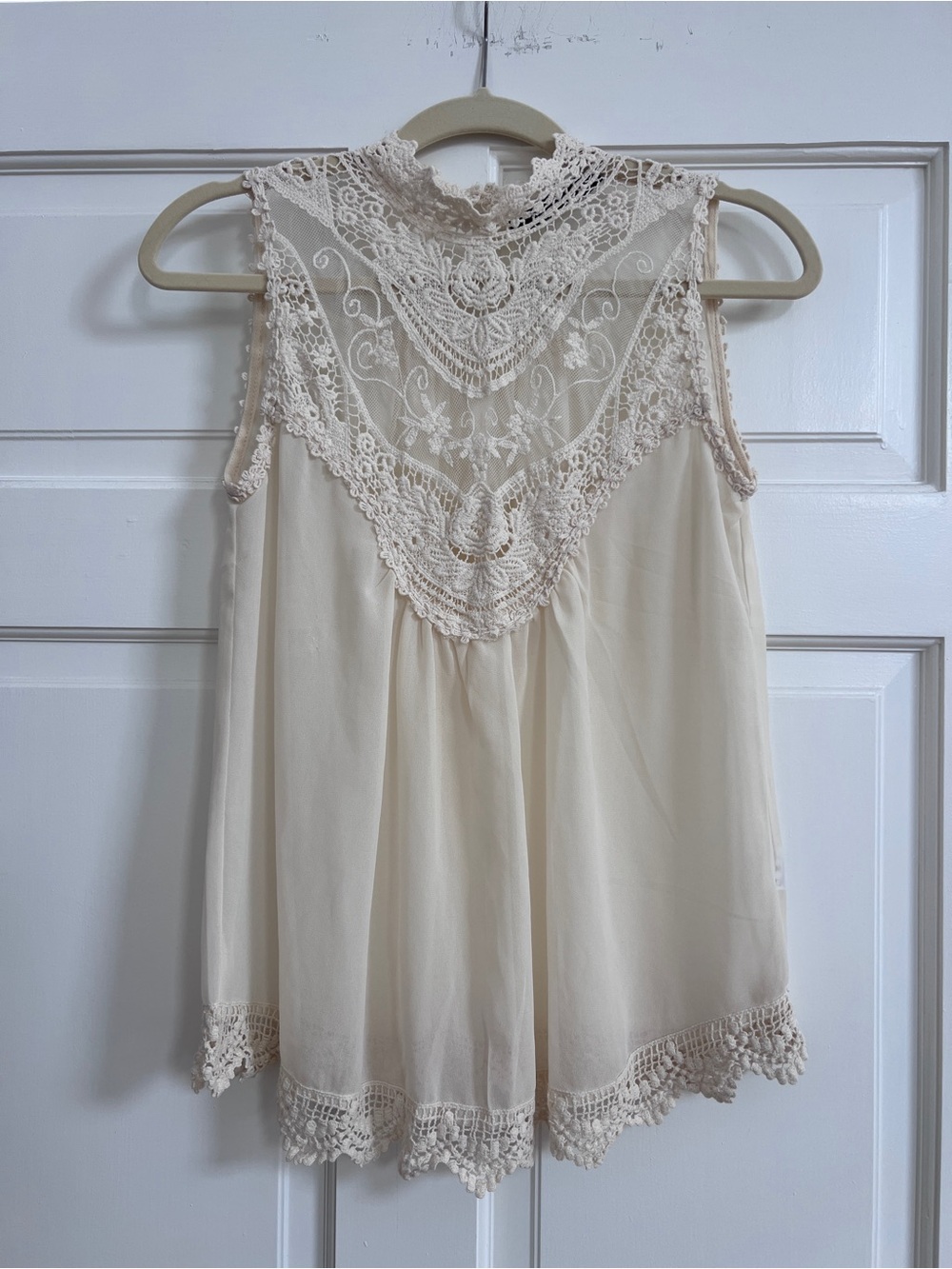 LIKE NEW Honey Punch Romantic Sleeveless Cream Lace Women's Top
